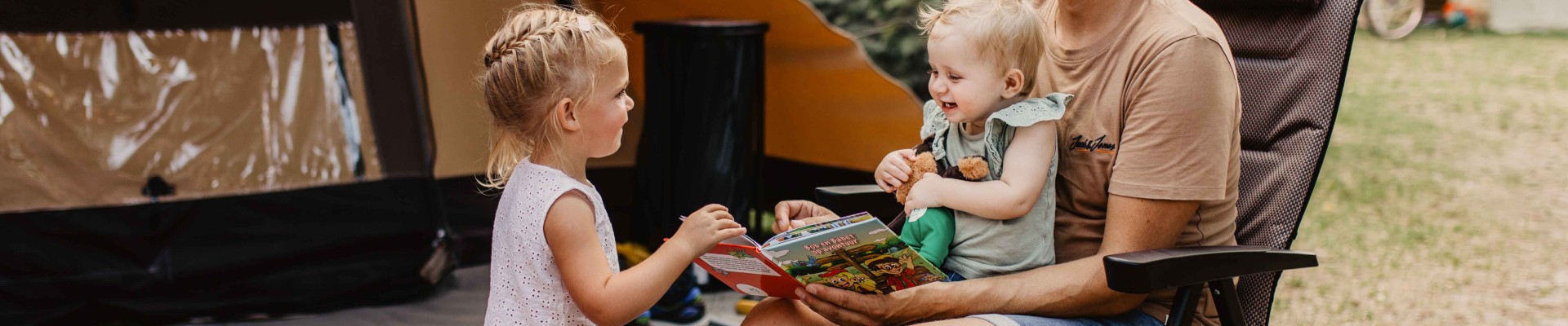 Camping-de-kleine-wolf-kamperen-boekje-lezen-kinderen.jpg